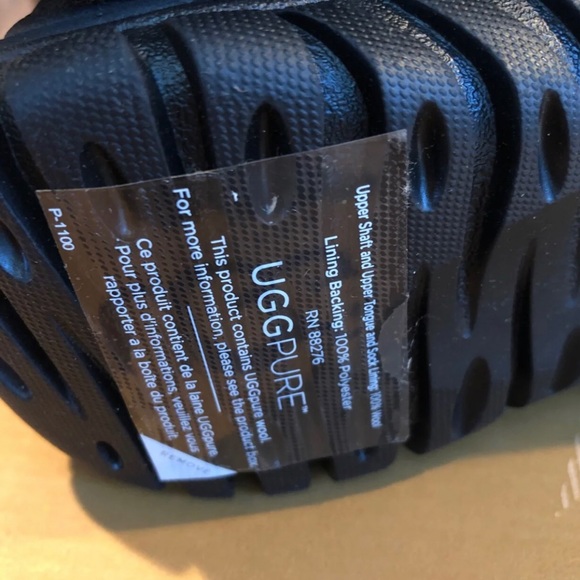 UGG AUSTRALIA - Picture 4 of 6